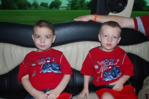 Brisan and Parker in Limo 60709 Brisan and Parker in Limo 60709